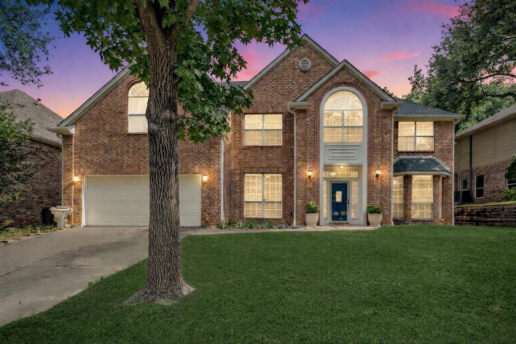 Welcome home to 1803 Haydenbend Circle in Grapevine, just west of DFW Airport in the heart of the Metroplex.