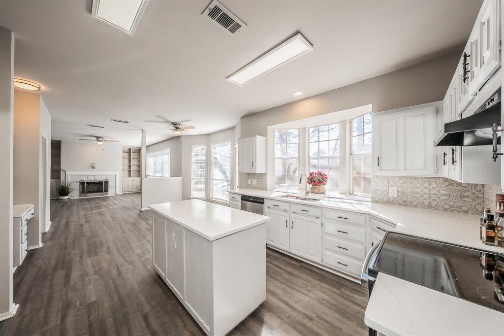 1803 Haydenbend Circle Grapevine, TX 76051 - Photo 12 of 40 Bay window over kitchen sink offers plenty of natural light & great place for growing herbs!