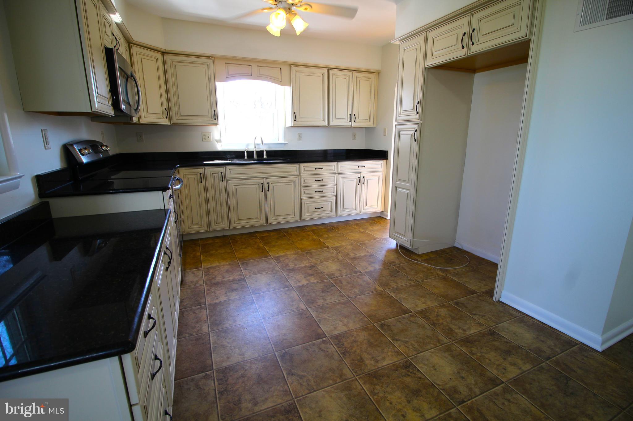 31 Hatville Road Gordonville, PA 17529 - Photo 4 of 12