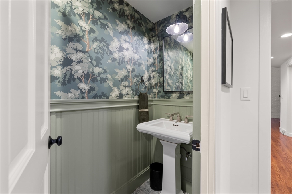 34 Hilltop Road Weston, MA 02493 - Photo 16 of 41