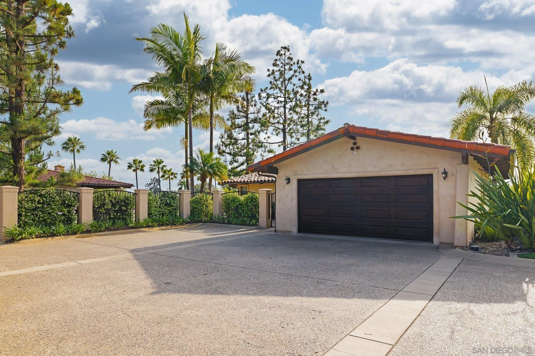 16822 Zumaque Street Rancho Santa Fe, CA 92067 - Photo 7 of 62 Gallery Image 7