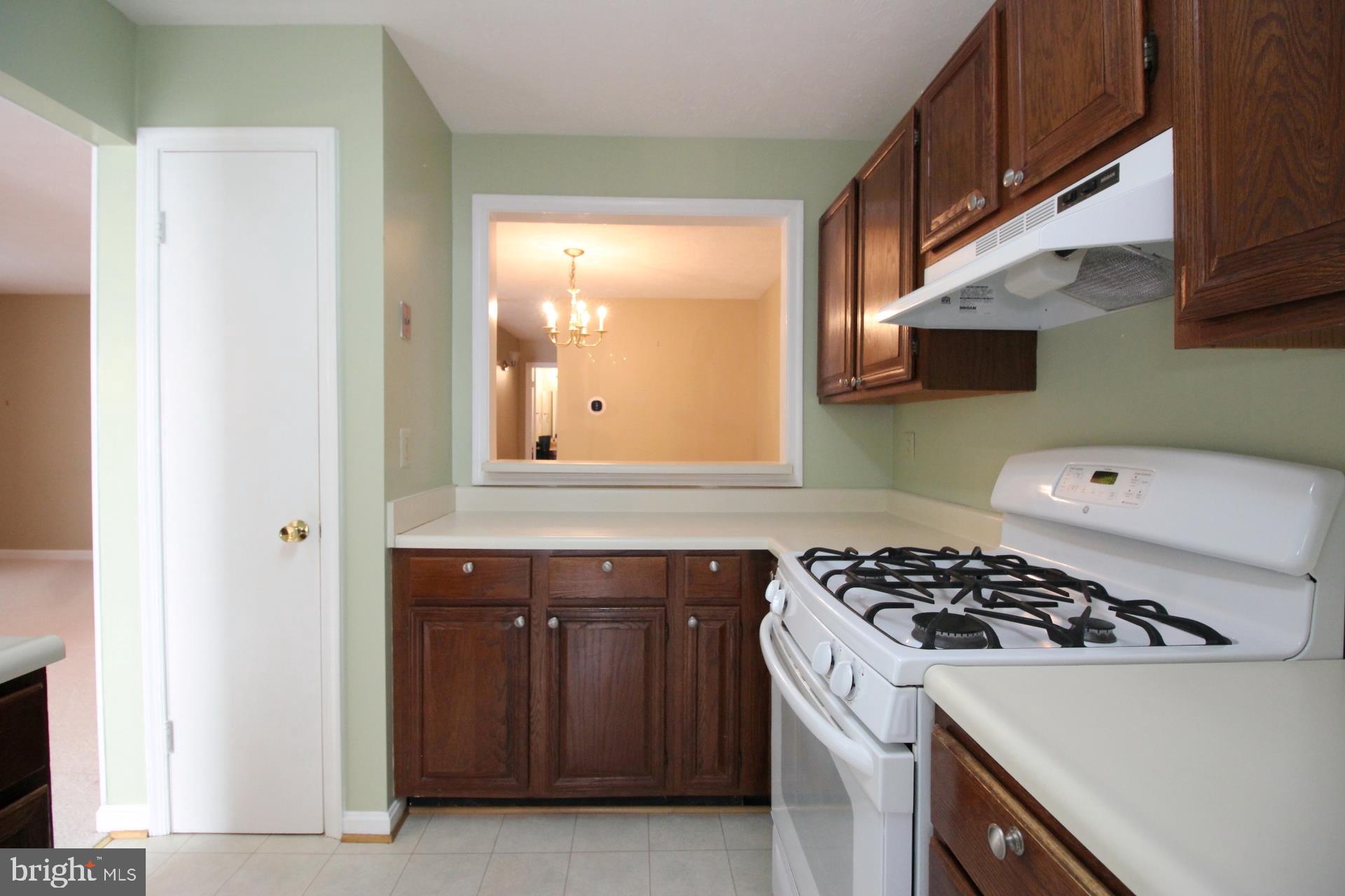 10118 Oakton Terrace Road, Unit 10118 Oakton, VA 22124 - Photo 8 of 27