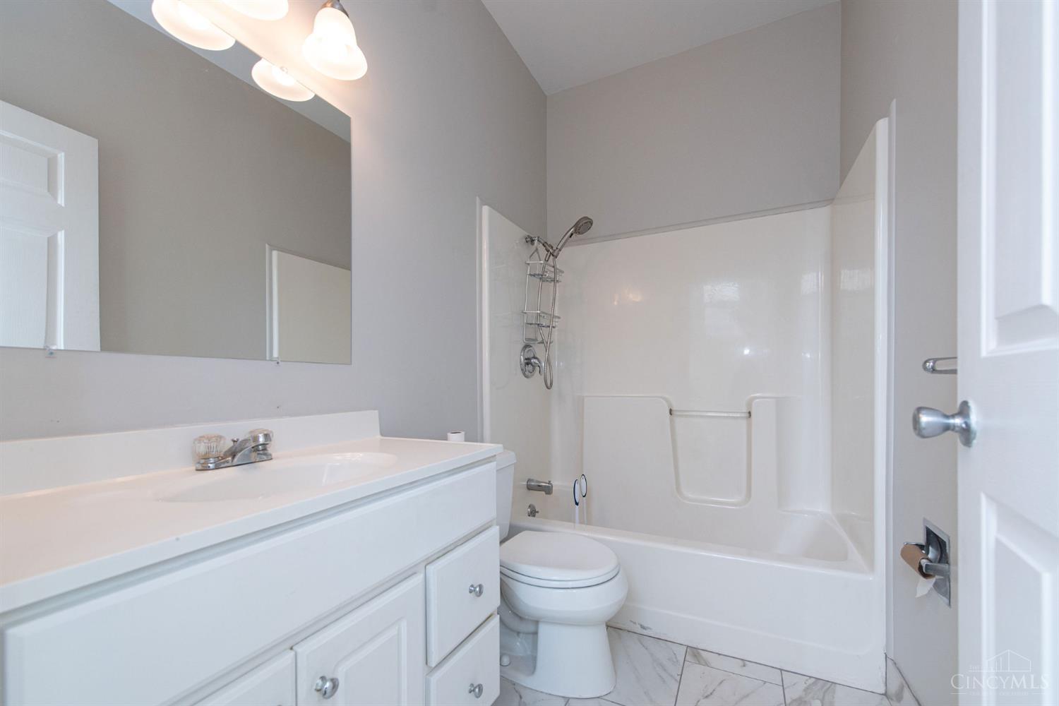 1743 Compton Road Cincinnati, OH 45231 - Photo 10 of 37 unit 1