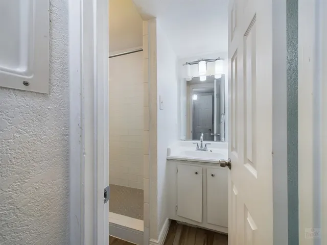 $980 | 2124 Burton Drive, Unit 150, Austin, TX 78741