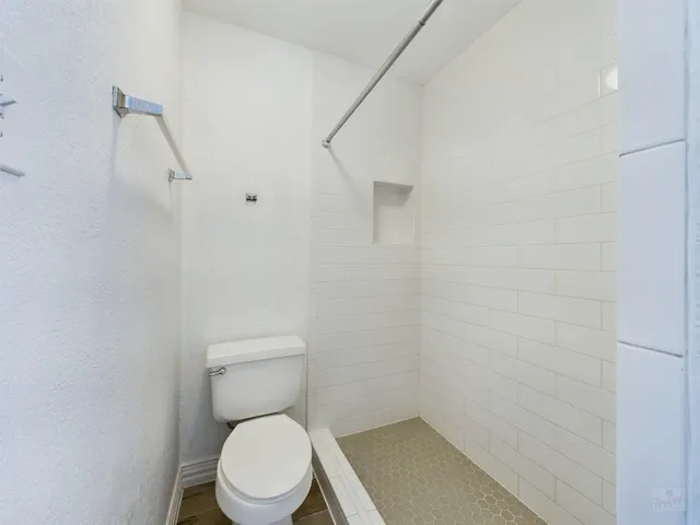 $980 | 2124 Burton Drive, Unit 150, Austin, TX 78741