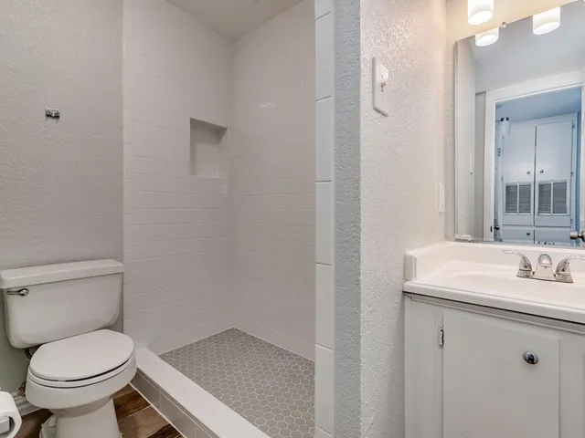 $980 | 2124 Burton Drive, Unit 150, Austin, TX 78741