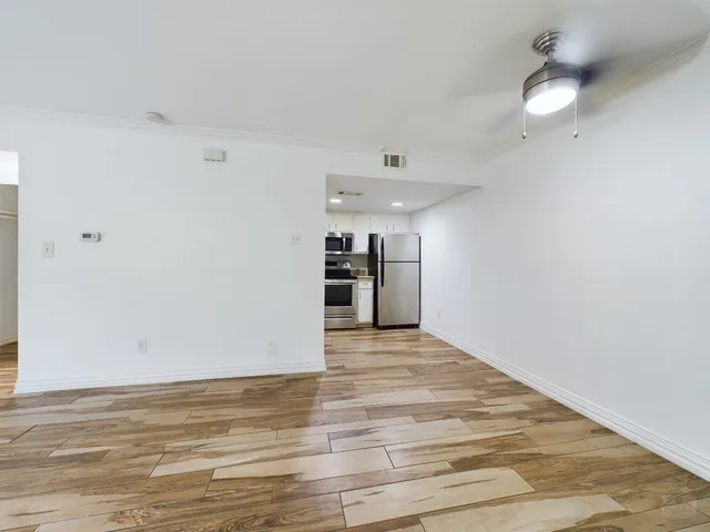 $980 | 2124 Burton Drive, Unit 150, Austin, TX 78741