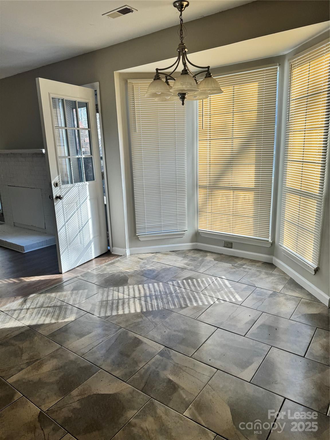 2206 Killarney Place Charlotte, NC 28262 - Photo 4 of 17