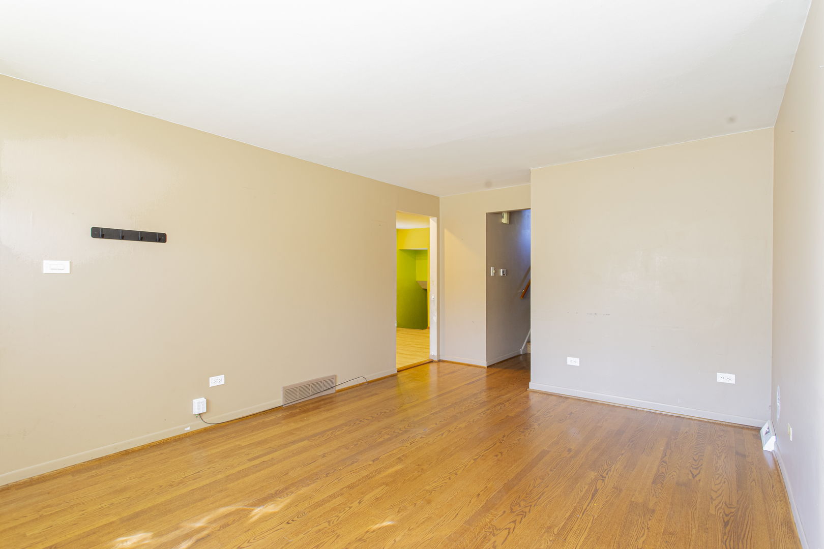 11040 Massasoit Avenue Chicago Ridge, IL 60415 - Photo 6 of 23 a view of an empty room