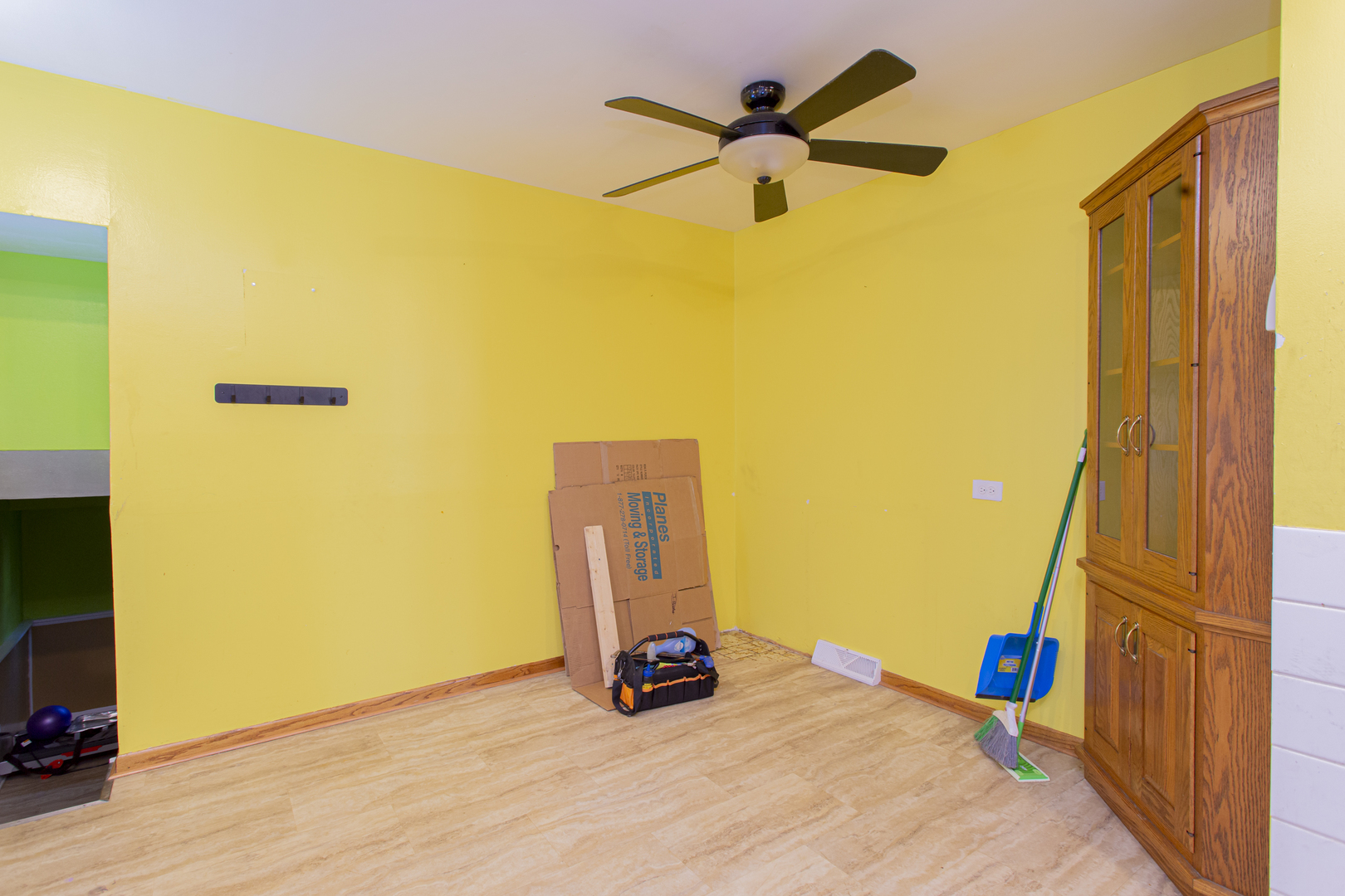 11040 Massasoit Avenue Chicago Ridge, IL 60415 - Photo 9 of 23 a view of a living room with a ceiling fan