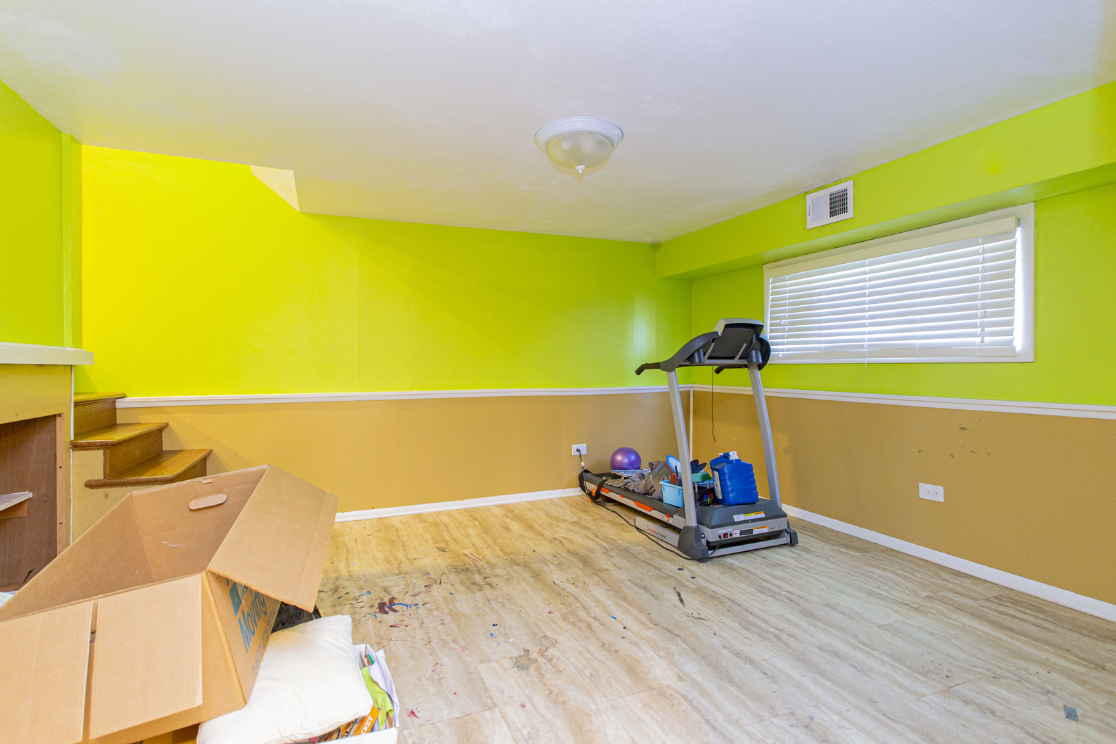 11040 Massasoit Avenue Chicago Ridge, IL 60415 - Photo 10 of 23 a view of a room with gym equipment