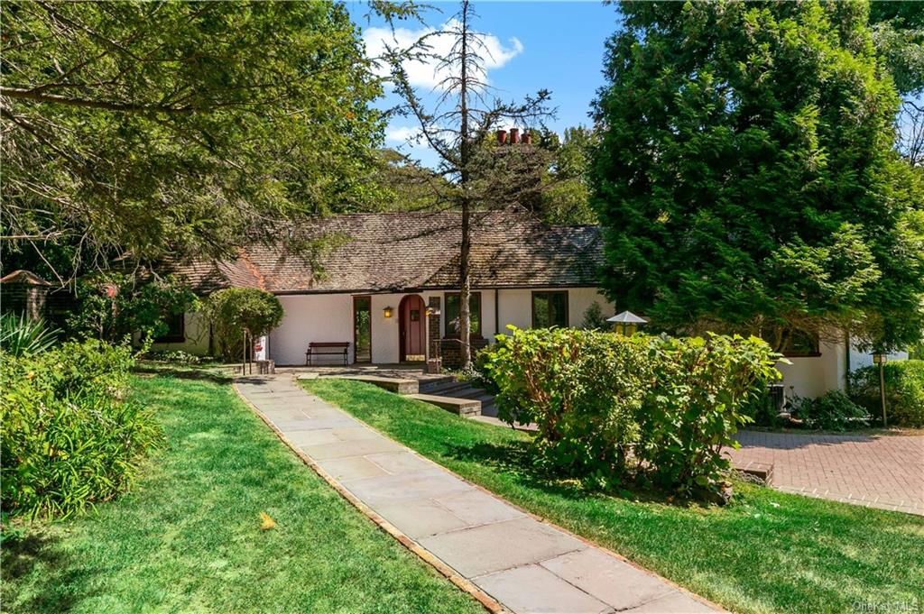 807 Old Sleepy Hollow Road, Briarcliff Manor, NY 10510 Compass