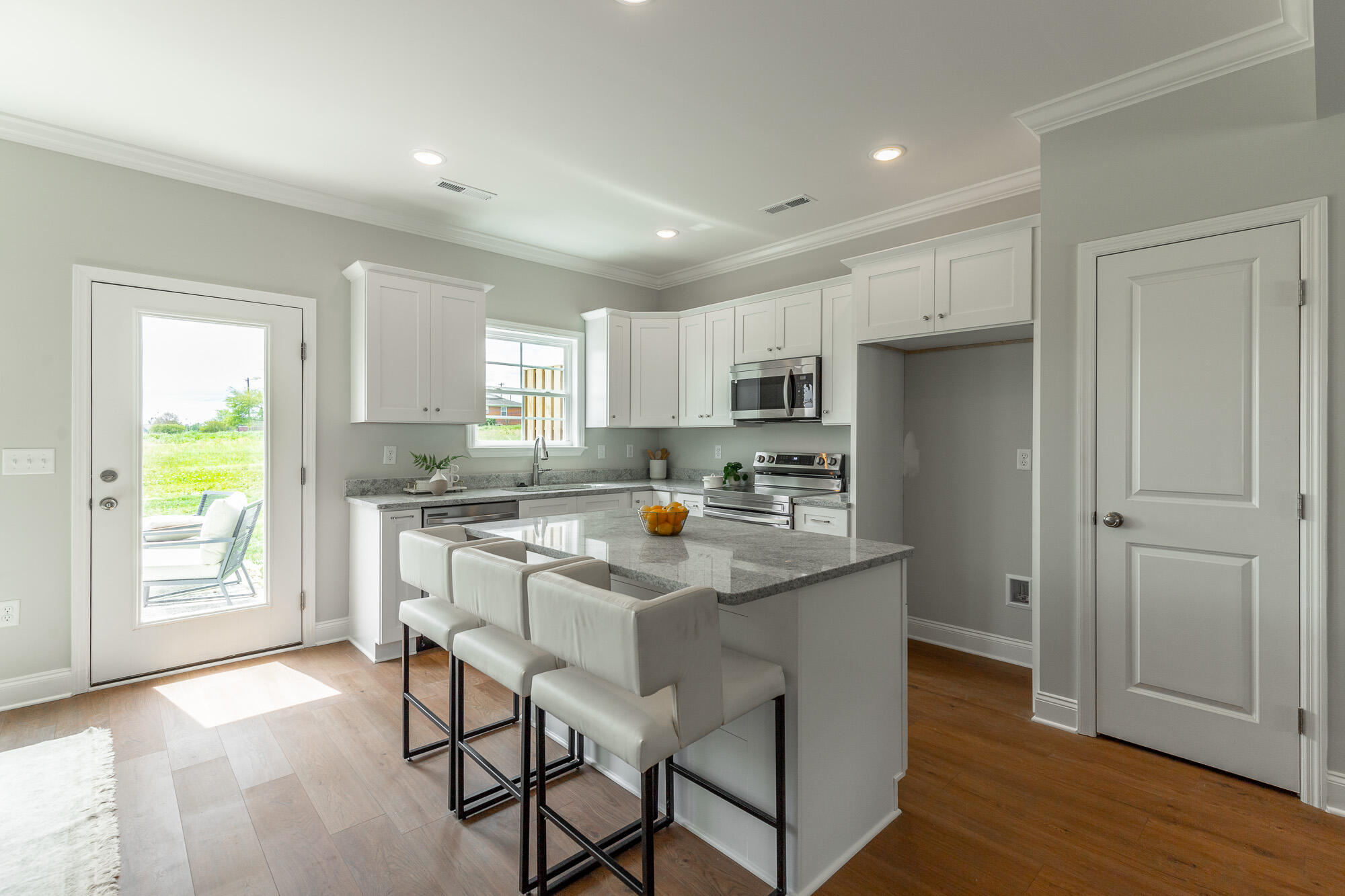 1927 Clearview Drive Chattanooga, TN 37421 - Photo 2 of 16 142 Andros Drive HD-36