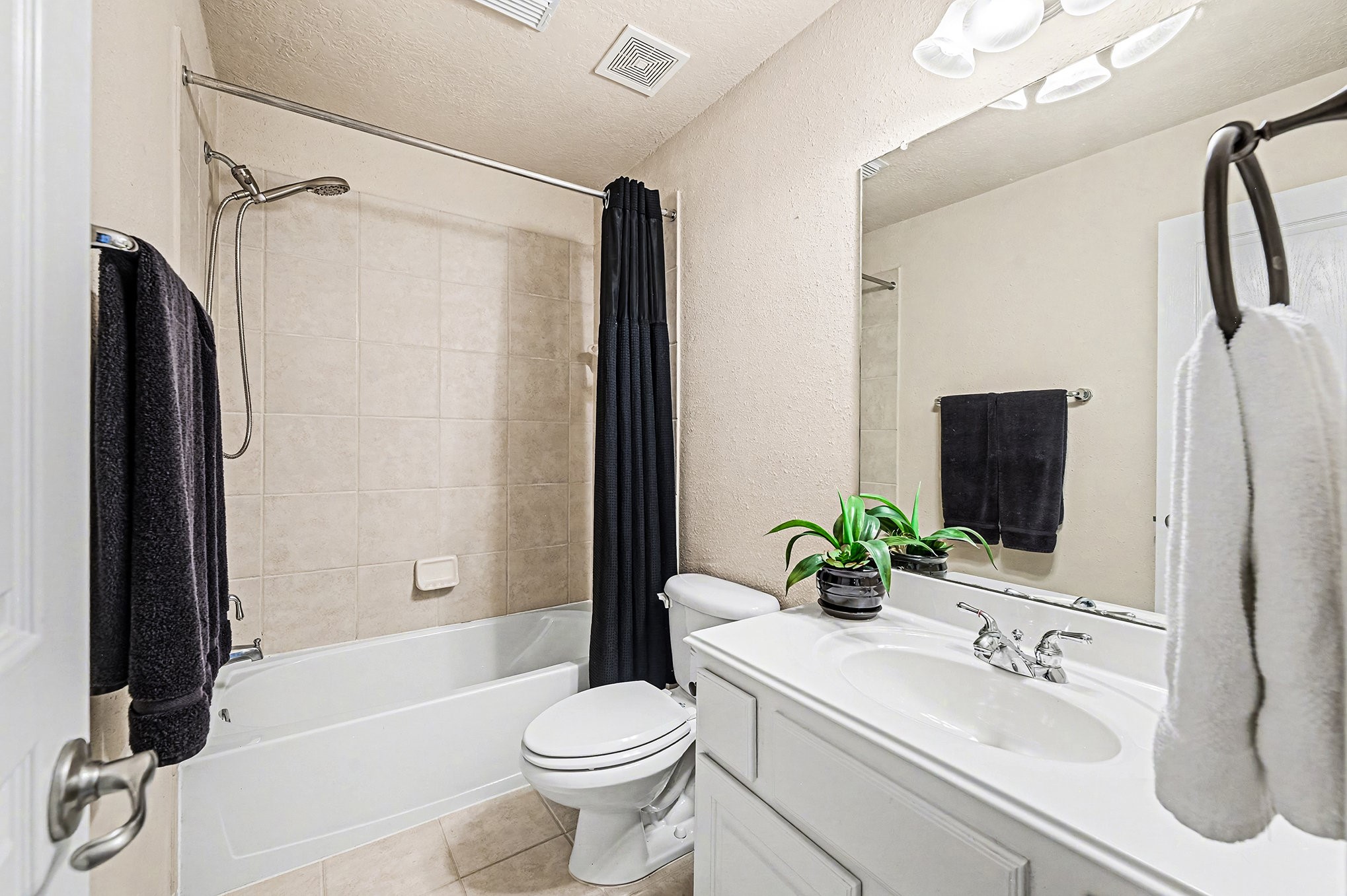 4402 Eden Point Lane Katy, TX 77494 - Photo 32 of 39 THIS IS ANOTHER BATHROOM UPSTAIRS WHICH IS VERY NUETRAL COLORS WITH VANITY AND SINK.