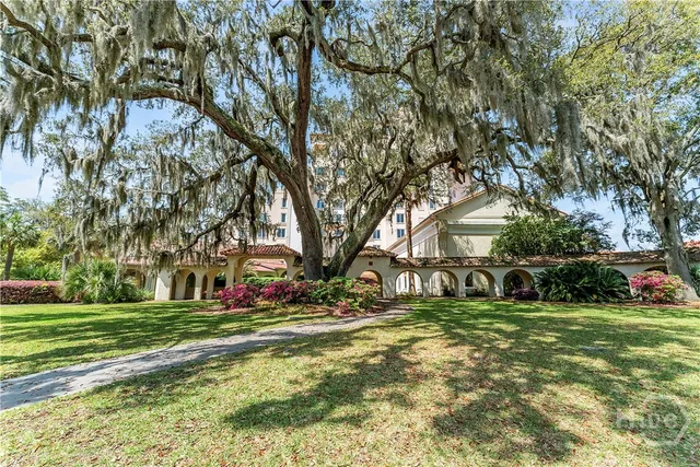 $3,100 | 700 Wilmington Island Road, Unit 200, Savannah, GA 31410