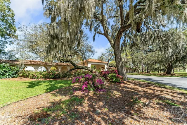 $3,100 | 700 Wilmington Island Road, Unit 200, Savannah, GA 31410