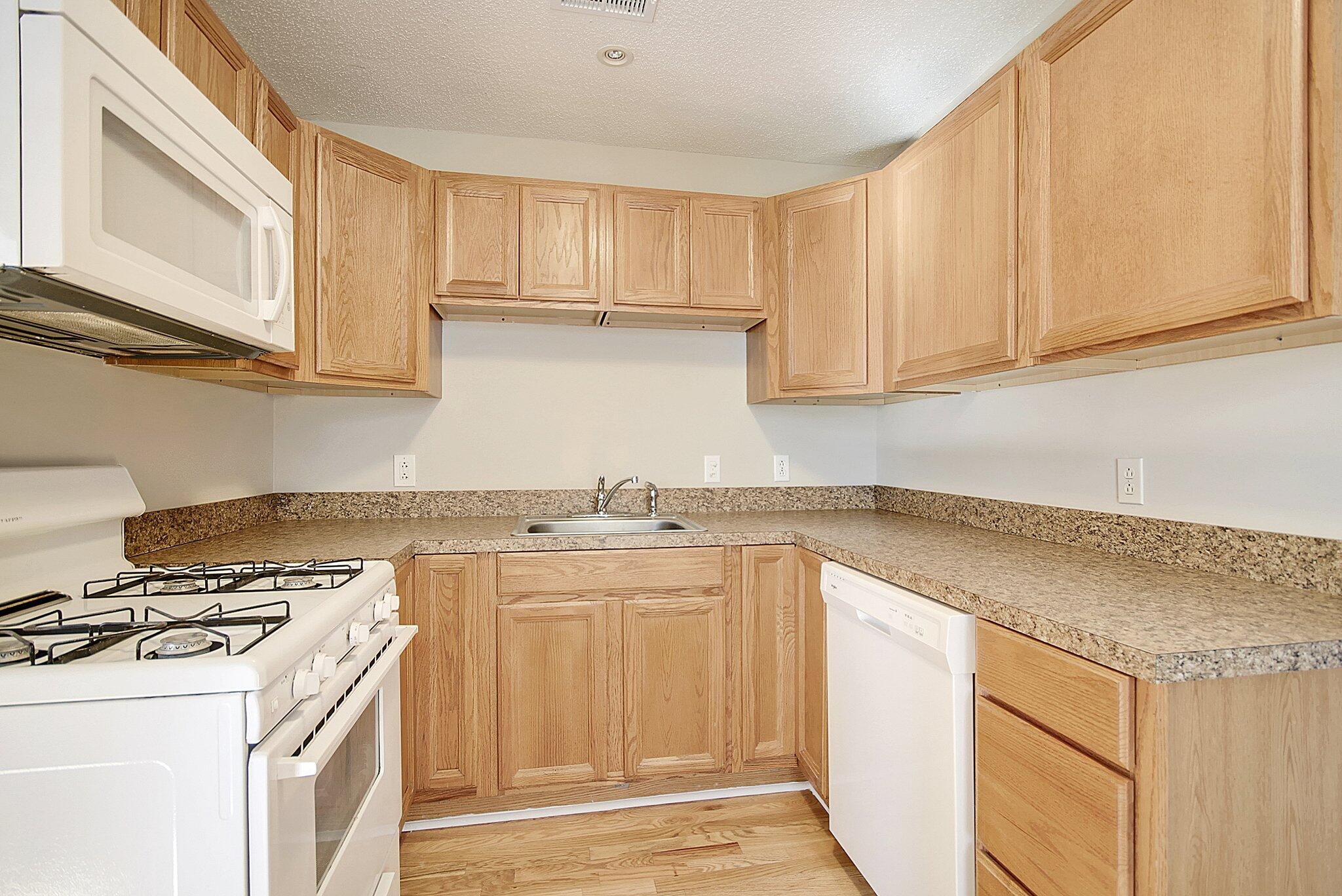 1516 Mosstree Road North Charleston, SC 29405 - Photo 12 of 31 17-web-or-mls-CREM_1516 Mosstree_017