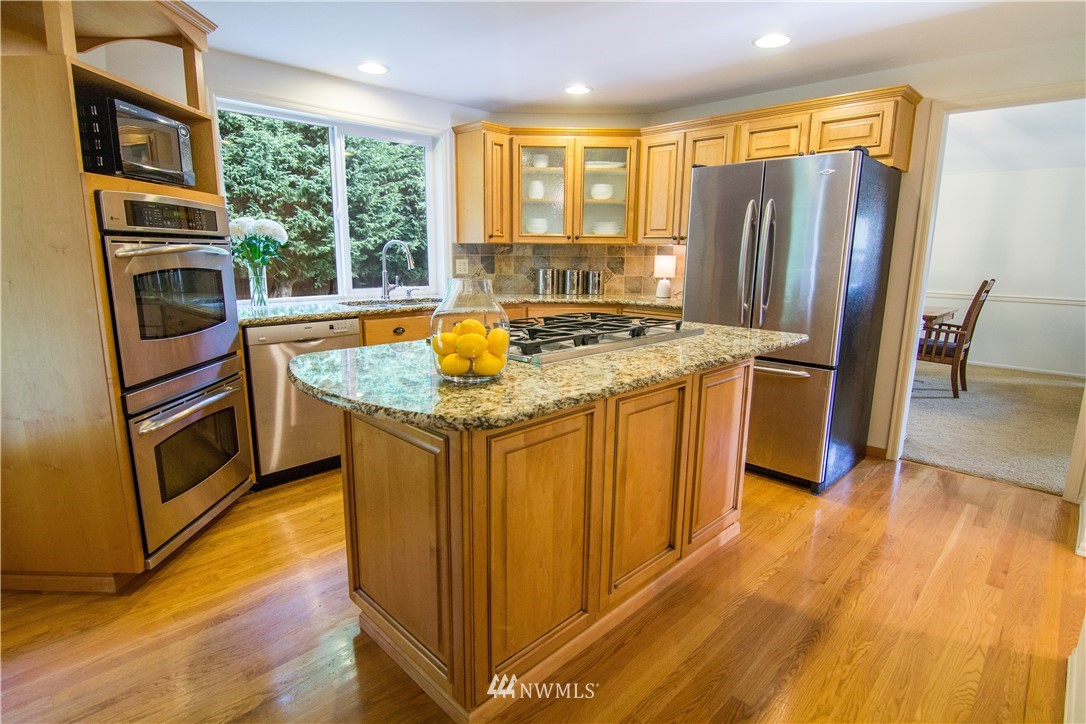 3030 187th Place Southeast Bothell, WA 98012 - Photo 7 of 25