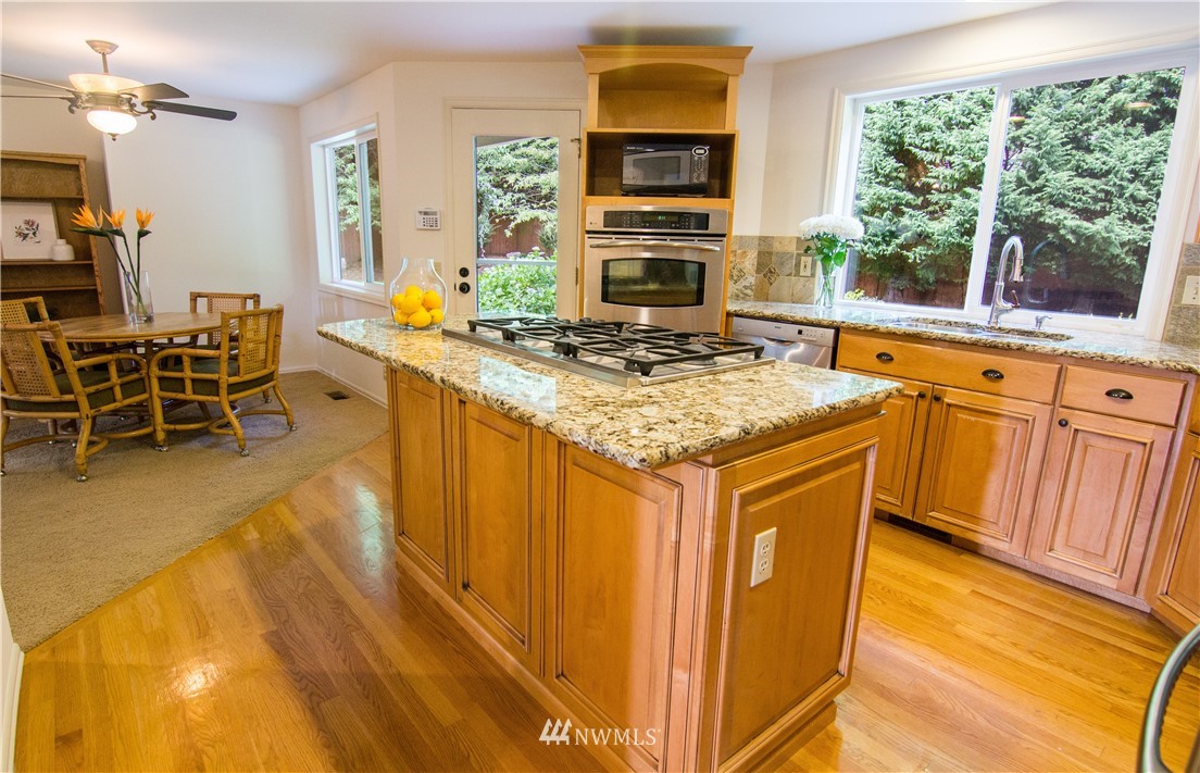 3030 187th Place Southeast Bothell, WA 98012 - Photo 8 of 25