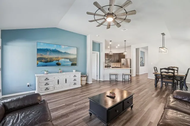 $382,500 | 507 Bluejack Way, Hutto, TX 78634