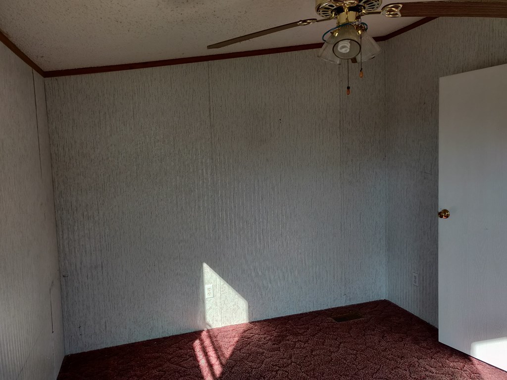 411 Scott Road Elko, GA 31025 - Photo 10 of 27 a view of small space