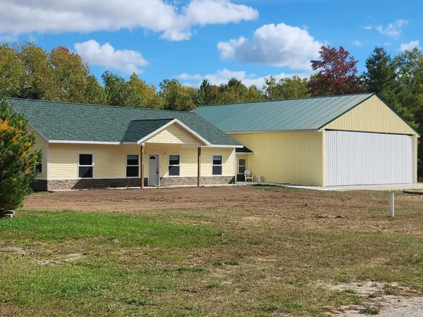 $389,500 | 1425 South Taxiway Charlie, Lake City, MI 49651