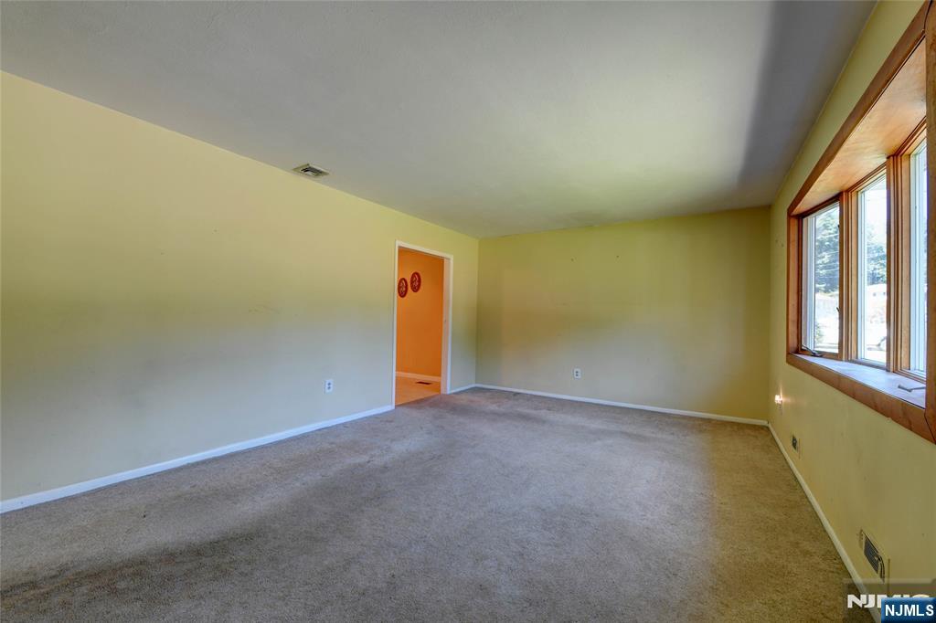 14 Apollo Drive Oak Ridge, NJ 07438 - Photo 6 of 37 Gallery Image 6