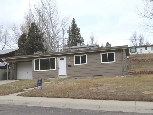 $320,250 | 1960 Brentwood Drive, Casper, WY 82604