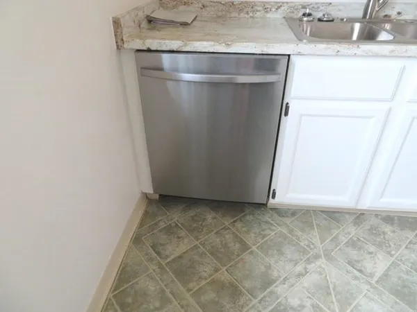 $298,900 | 1960 Brentwood Drive, Casper, WY 82604