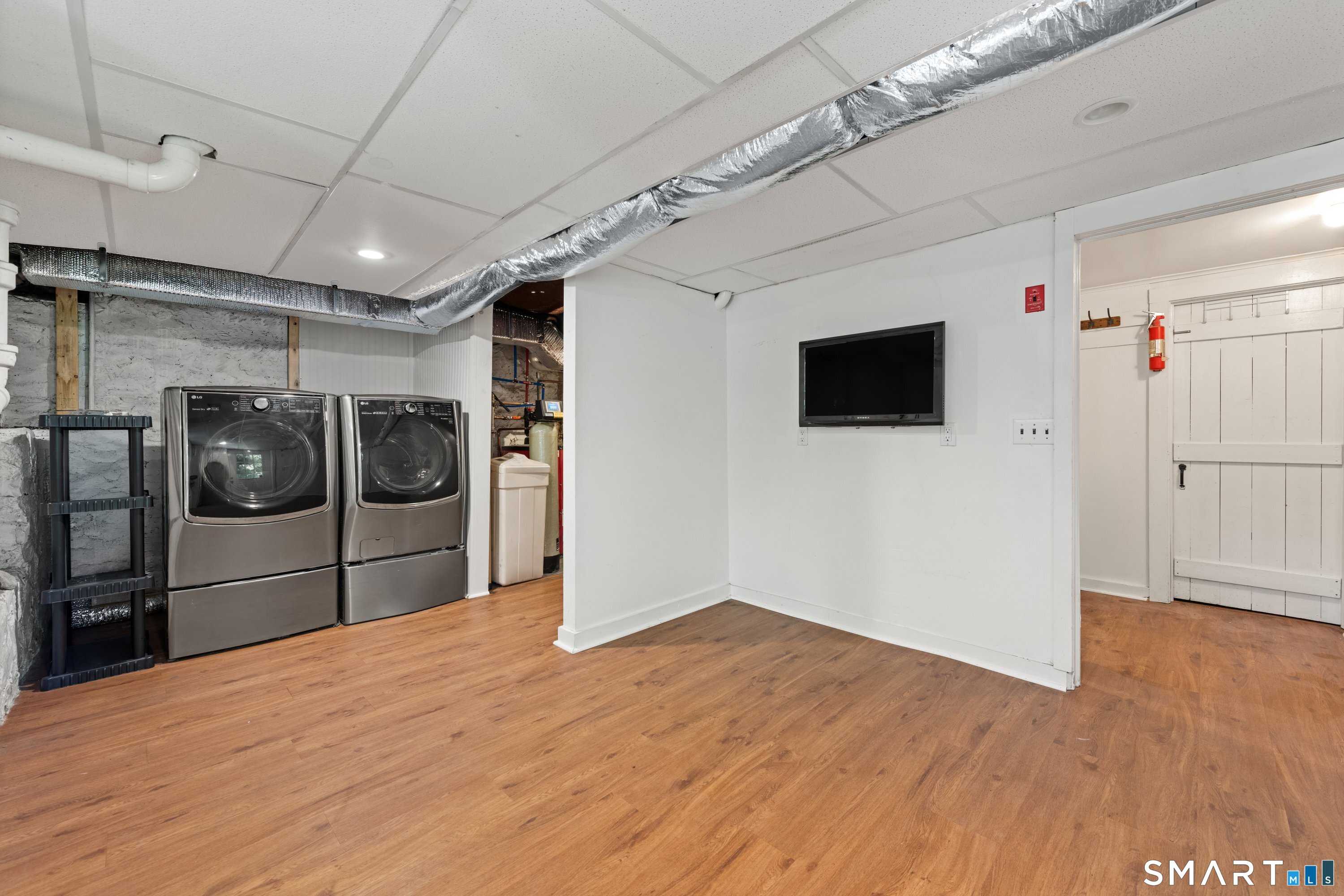 123 Lyons Plain Road Weston, CT 06883 - Photo 31 of 38