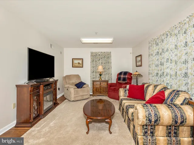 $2,400 | 2807 Carlisle Drive, Unit 29, New Windsor, MD 21776