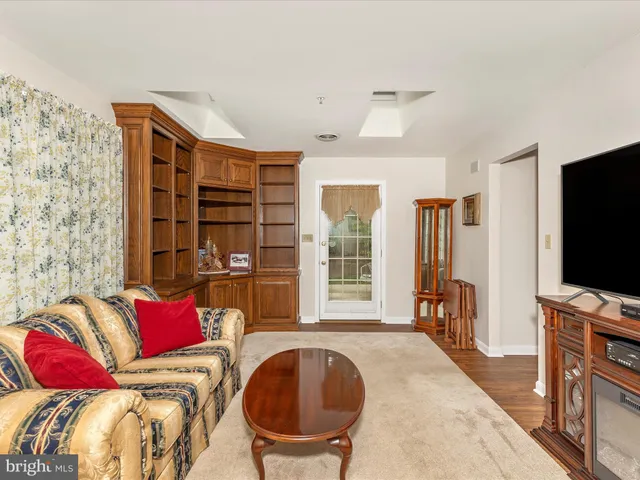 $2,400 | 2807 Carlisle Drive, Unit 29, New Windsor, MD 21776