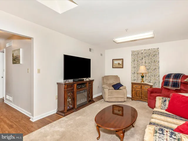 $2,400 | 2807 Carlisle Drive, Unit 29, New Windsor, MD 21776