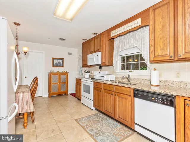 $2,400 | 2807 Carlisle Drive, Unit 29, New Windsor, MD 21776