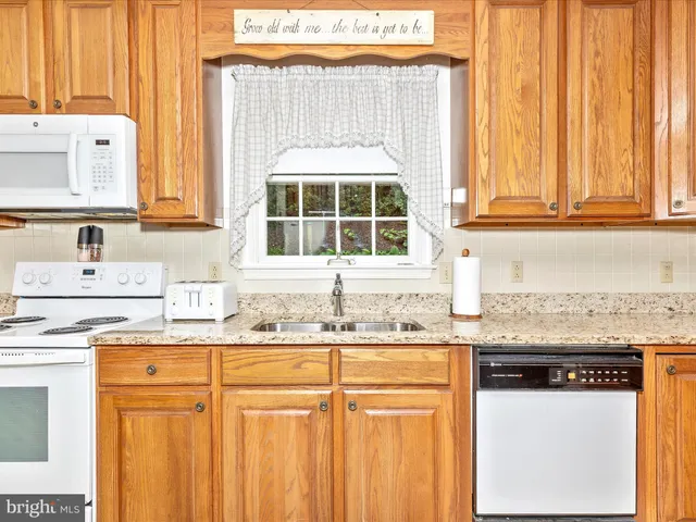 $2,400 | 2807 Carlisle Drive, Unit 29, New Windsor, MD 21776