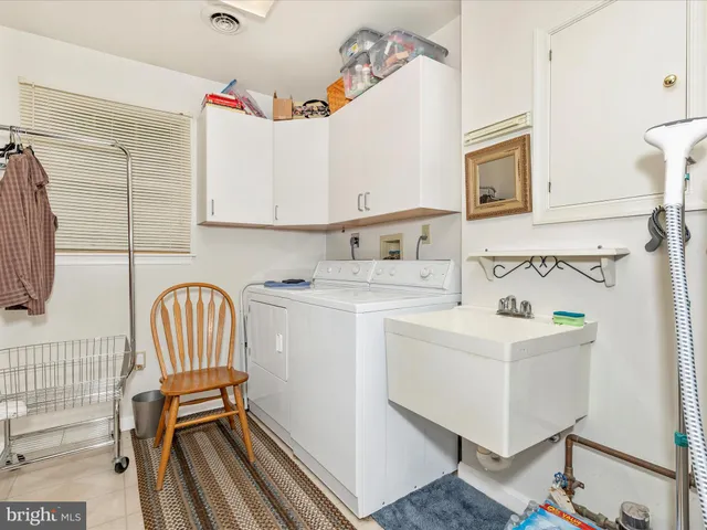 $2,400 | 2807 Carlisle Drive, Unit 29, New Windsor, MD 21776