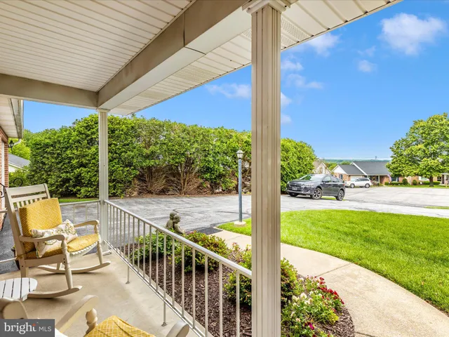 $2,400 | 2807 Carlisle Drive, Unit 29, New Windsor, MD 21776