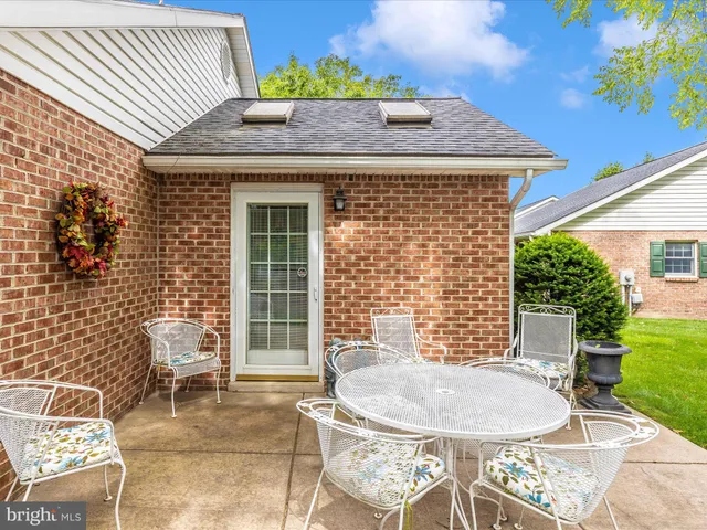 $2,400 | 2807 Carlisle Drive, Unit 29, New Windsor, MD 21776