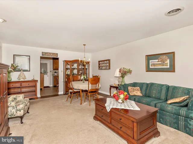 $2,400 | 2807 Carlisle Drive, Unit 29, New Windsor, MD 21776