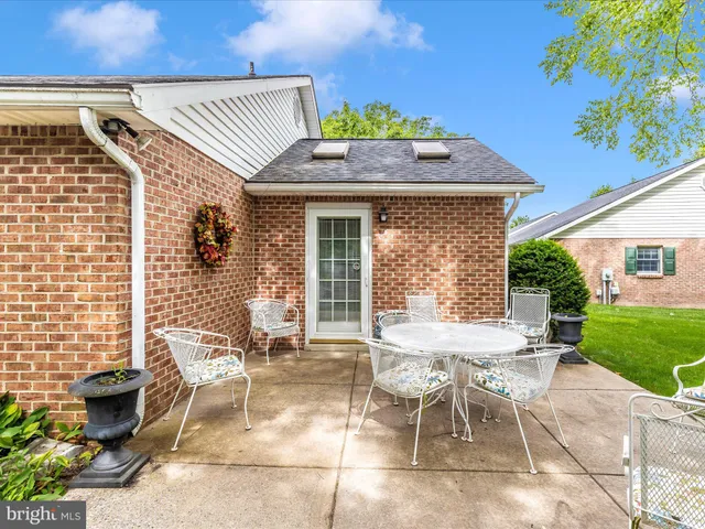 $2,400 | 2807 Carlisle Drive, Unit 29, New Windsor, MD 21776