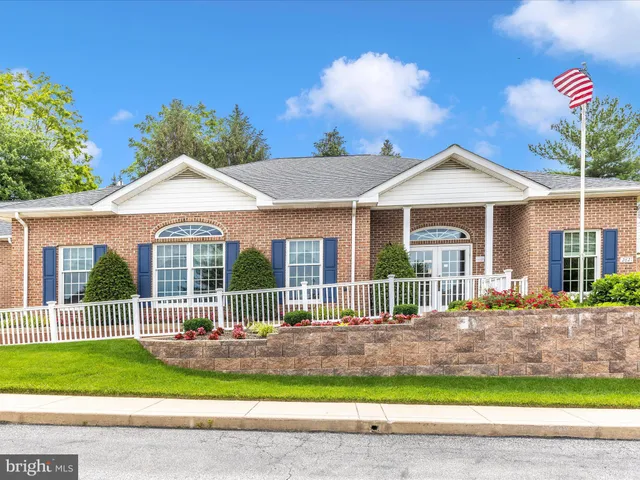 $2,400 | 2807 Carlisle Drive, Unit 29, New Windsor, MD 21776