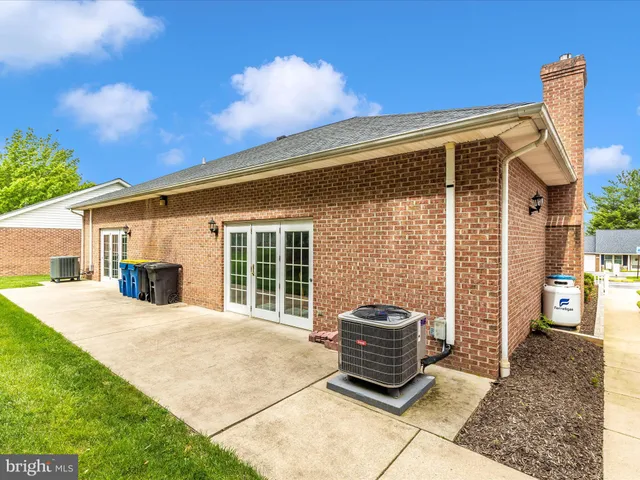 $2,400 | 2807 Carlisle Drive, Unit 29, New Windsor, MD 21776