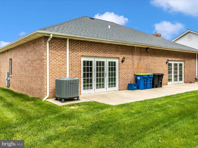 $2,400 | 2807 Carlisle Drive, Unit 29, New Windsor, MD 21776