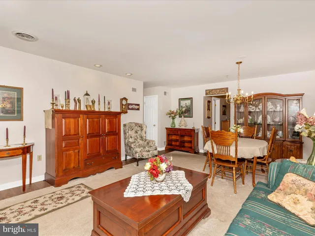 $2,400 | 2807 Carlisle Drive, Unit 29, New Windsor, MD 21776