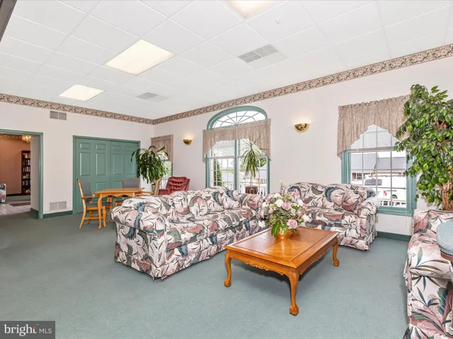 $2,400 | 2807 Carlisle Drive, Unit 29, New Windsor, MD 21776