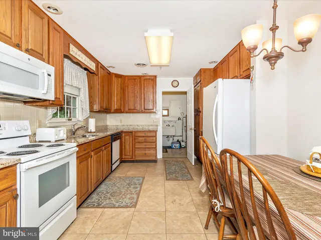 $2,400 | 2807 Carlisle Drive, Unit 29, New Windsor, MD 21776