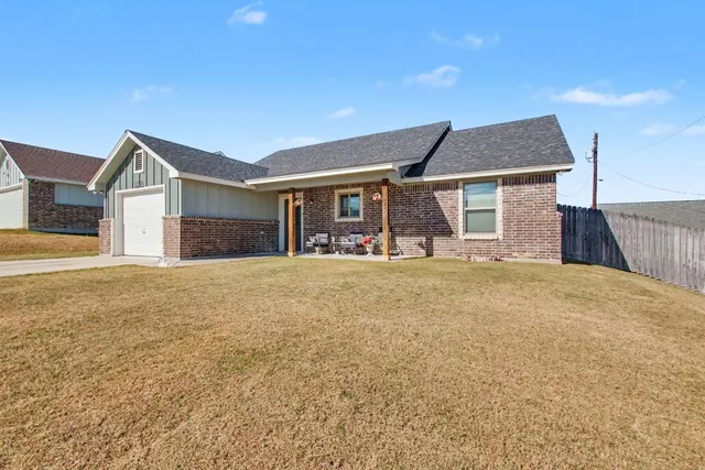 $314,999 | 1135 Limestone Drive, Lampasas, TX 76550