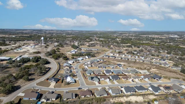 $314,999 | 1135 Limestone Drive, Lampasas, TX 76550