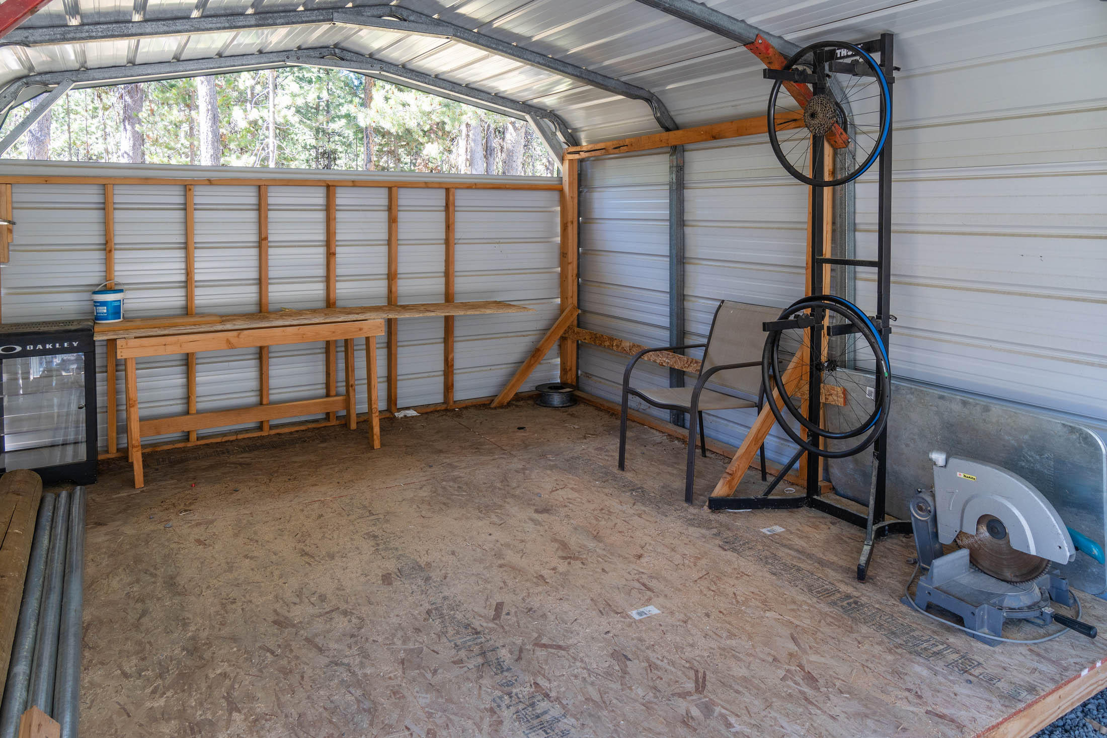 17095 Hermosa Road Bend, OR 97707 - Photo 8 of 24 Additional Covered Parking