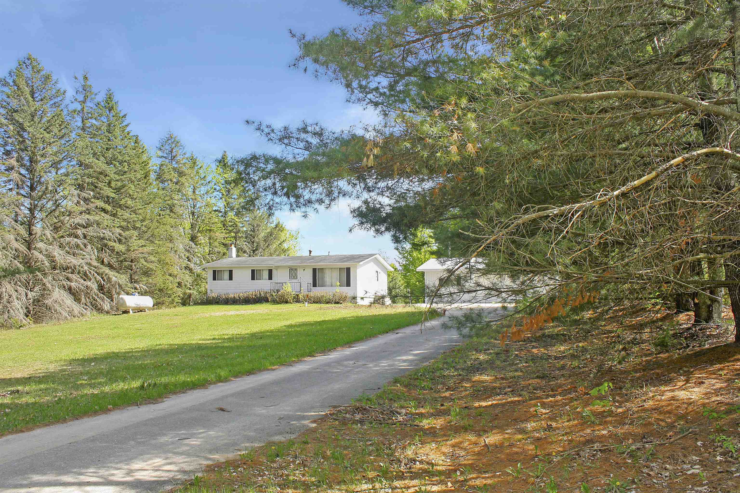 5560 Cool Road Southeast Kalkaska, MI 49646 - Photo 3 of 39 1899924-2.JPG